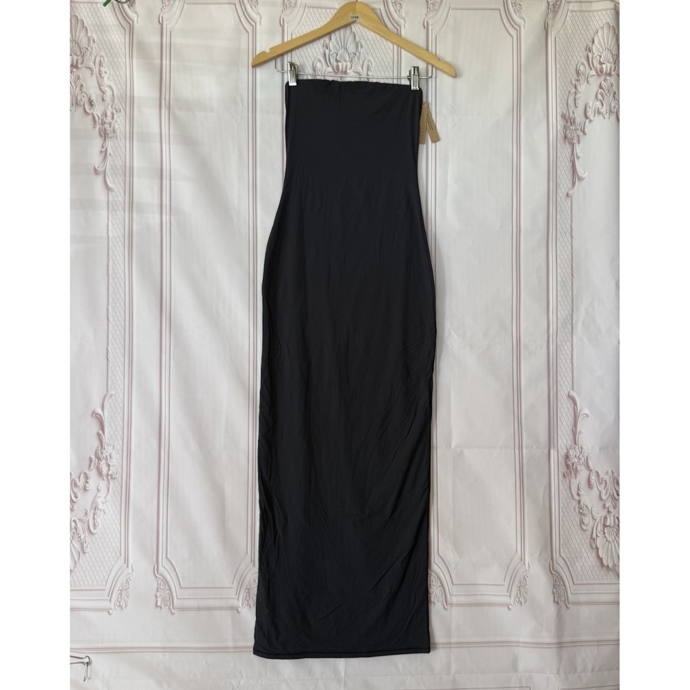 Skims SOLD N/A  Everybody Tube Dress Onyx Blac SOLD N/A SOLD